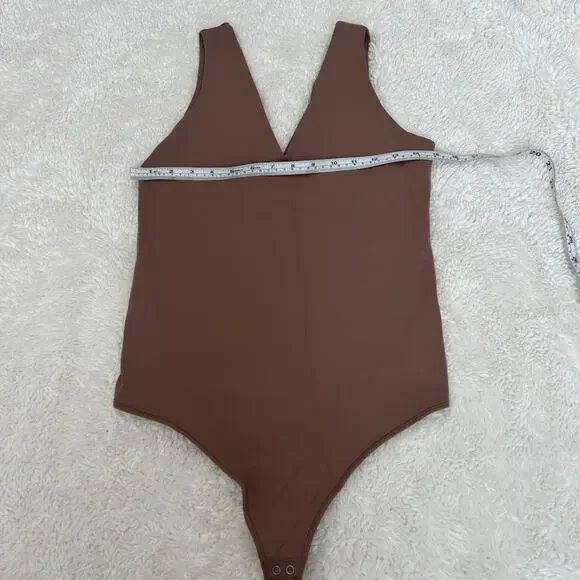 Abercrombie Fitch Soft A&F Sleeveless V Neck Bodysuit Taupe M Basics Minimalist - Picture 2 of 4